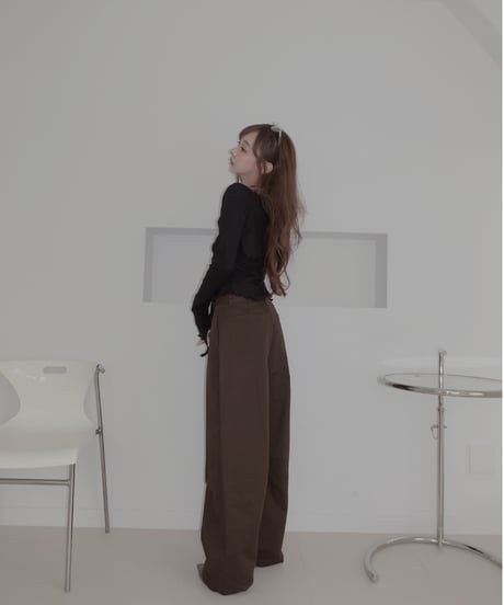 ボリュームタックバレルパンツ / Volume Tuck Barrel Pants