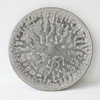 NO.70-B　芳賀稔　黒銀8寸皿