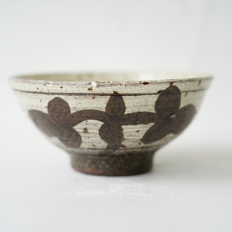 梅本尋司　U51-2　粉青鉄絵草花文茶碗