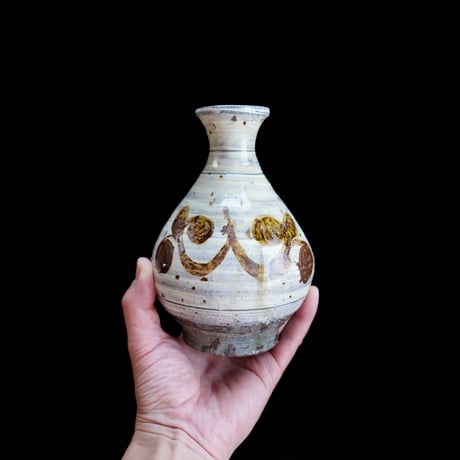 梅本尋司　U36-2　粉青鉄絵草花文瓶