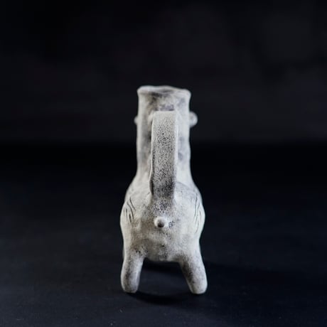 梅本尋司　U74　牡牛形一輪挿し　白
