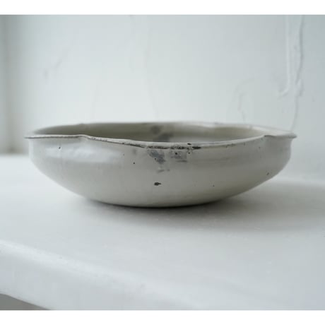 馬場勝文　25-B　荒土（粉引）輪花大鉢　Φ28.7㎝