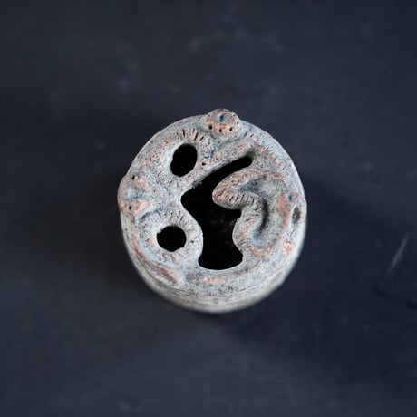 梅本尋司　U32-5　出土釉縄文の蓋物　小