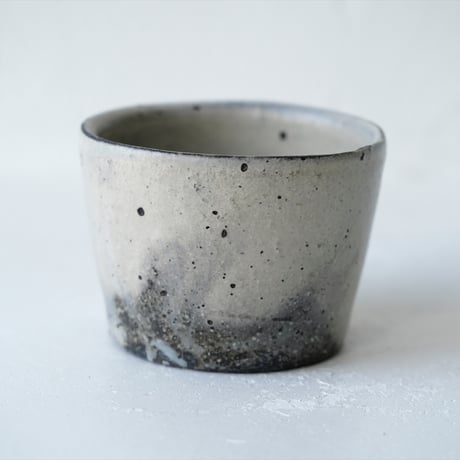 馬場勝文　9-F　荒土（粉引）　切立カップ