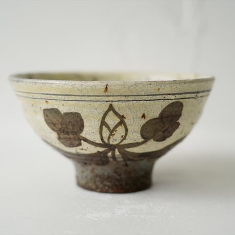 梅本尋司　U52-2　粉青鉄絵草花文茶碗　大