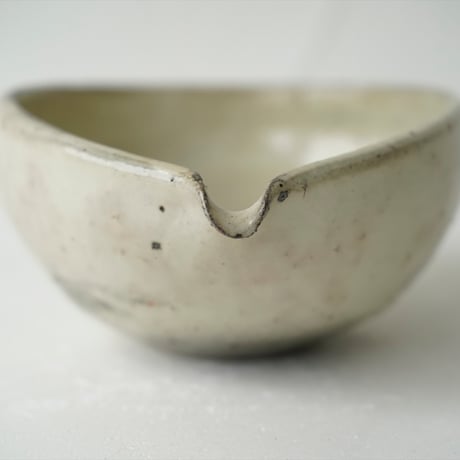 馬場勝文　27　荒土（粉引透明）片口
