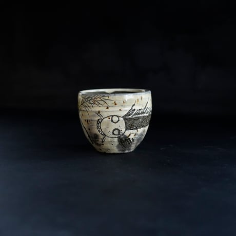 梅本尋司　U48-1　粉青掻落魚文カップ