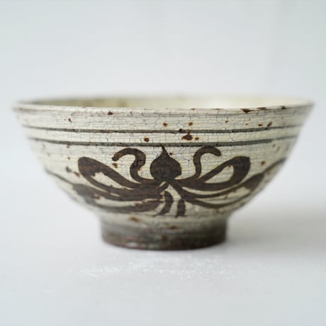 梅本尋司　U51-1　粉青鉄絵草花文茶碗