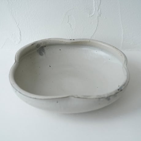 馬場勝文　25-B　荒土（粉引）輪花大鉢　Φ28.7㎝