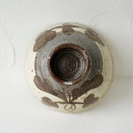 梅本尋司　U52-2　粉青鉄絵草花文茶碗　大