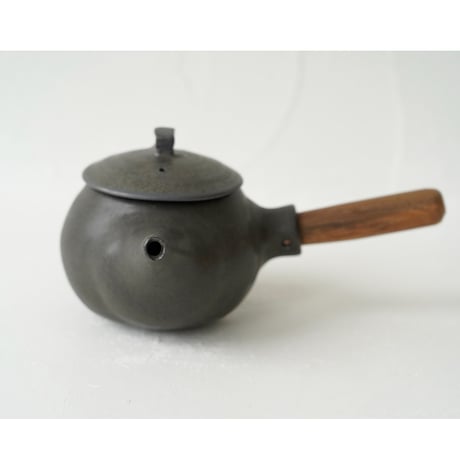 馬場勝文　139-B　黒釉　急須