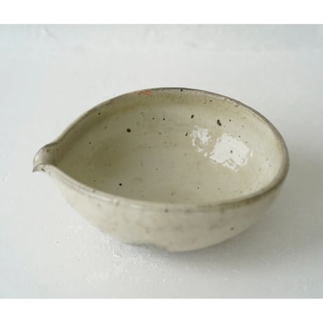 馬場勝文　27　荒土（粉引透明）片口