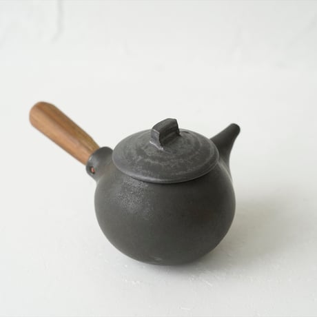 馬場勝文　140-A　黒釉　煎茶急須