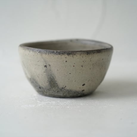 馬場勝文　11-C　荒土（粉引）　小鉢
