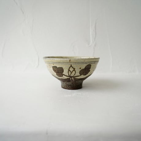 梅本尋司　U52-2　粉青鉄絵草花文茶碗　大