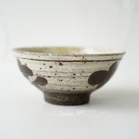 梅本尋司　U51-2　粉青鉄絵草花文茶碗