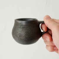 馬場勝文　29　黒釉 　丸マグカップ 　※個体差あり