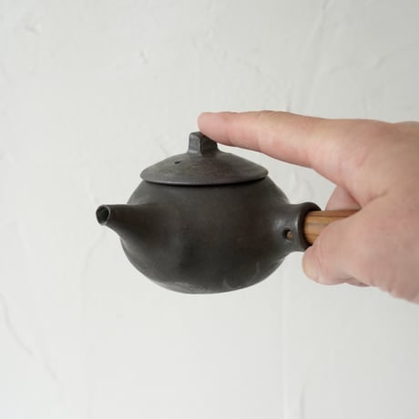 馬場勝文　140-B　黒釉　煎茶急須