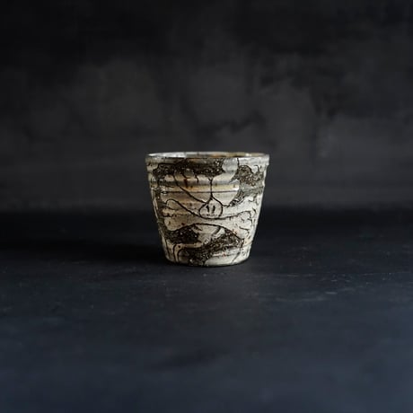梅本尋司　U49-2　粉青掻落蓮華文カップ