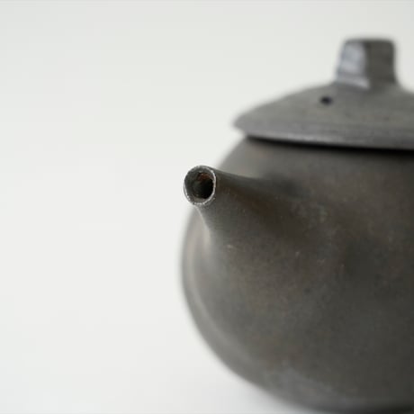 馬場勝文　140-A　黒釉　煎茶急須