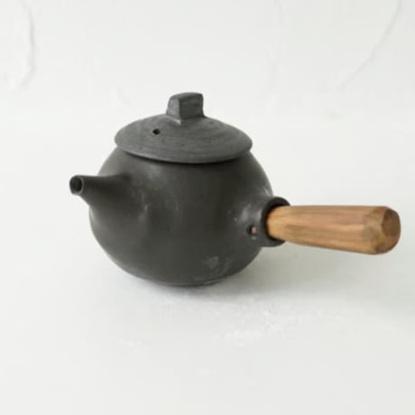 馬場勝文　140-A　黒釉　煎茶急須
