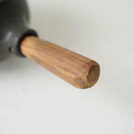 馬場勝文　140-A　黒釉　煎茶急須