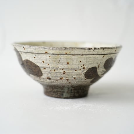 梅本尋司　U51-2　粉青鉄絵草花文茶碗