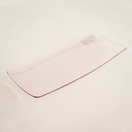 菊地大護　13. 皿　Sheet glass　個体差あり