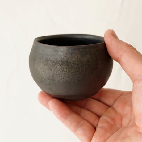 馬場勝文　30　黒釉 　丸カップ 　※個体差あり