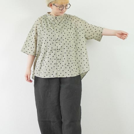 ＊レディース＊ LinenYa – リネンヤ – ロイヤルローンポルカドットバンドカラー半袖シャツ