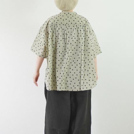 ＊レディース＊ LinenYa – リネンヤ – ロイヤルローンポルカドットバンドカラー半袖シャツ