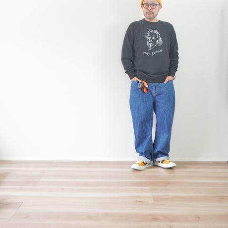 ＊ユニセックス＊[THRIFTY LOOK / スリフティルック] "STAY CURIOUS" RAGLAN CREW SWEAT/ブラック