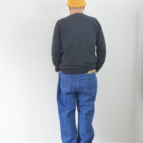 ＊ユニセックス＊[THRIFTY LOOK / スリフティルック] "STAY CURIOUS" RAGLAN CREW SWEAT/ブラック