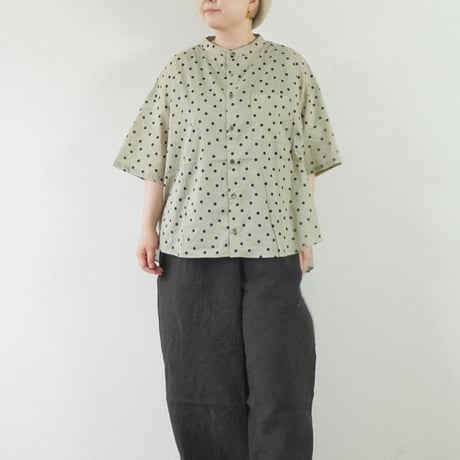 ＊レディース＊ LinenYa – リネンヤ – ロイヤルローンポルカドットバンドカラー半袖シャツ