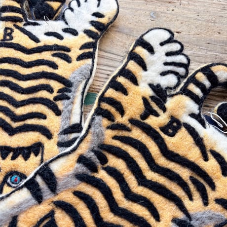 TIGRE BROCANTE -ティグルブロカンテ- 虎開き フェルト鍋敷き