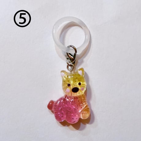 グラデーション犬チャーム　GRADATION DOG CHARM