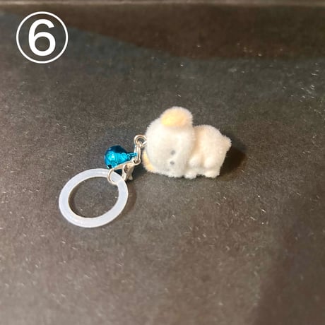 寝転びわんちゃんチャーム　Lying-down puppy charm