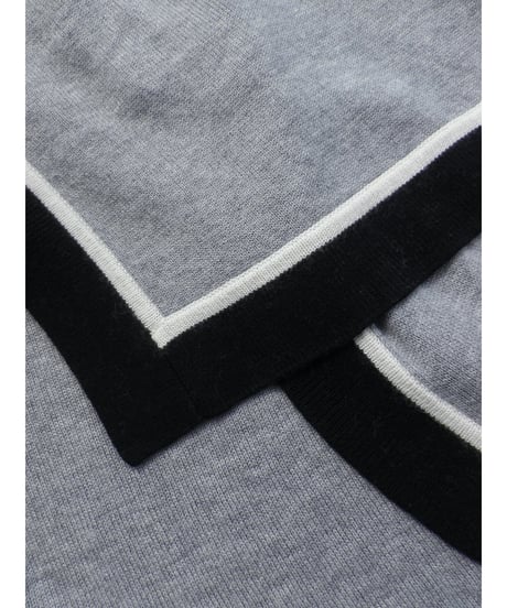 BIG SQUARE KNIT STOLE