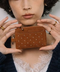 【B-26403】BEAURE Studs Suede Fragment Case｜スタッズ スエード フラグメントケース