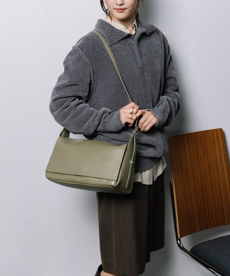 【B-26418】BEAURE FLAP WIDE SHOULDER BAG｜フラップ ワイド ショルダーバッグ