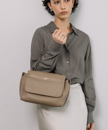 【B-26330】BEAURE カウレザー フラップ 2WAYバッグ