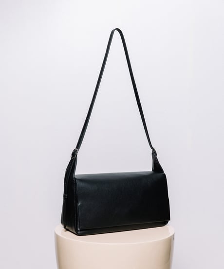 【B-26418】BEAURE FLAP WIDE SHOULDER BAG｜フラップ ワイド ショルダーバッグ