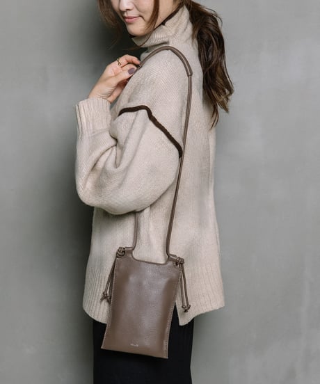 【B-26420】BEAURE COW LEATHER TALL SMARTPHONE SHOULDER BAG｜ カウレザー 縦型 スマホショルダー バッグ
