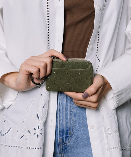 【B-26403】BEAURE Studs Suede Fragment Case｜スタッズ スエード フラグメントケース
