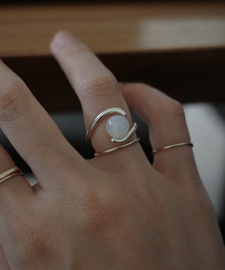 round stone ring