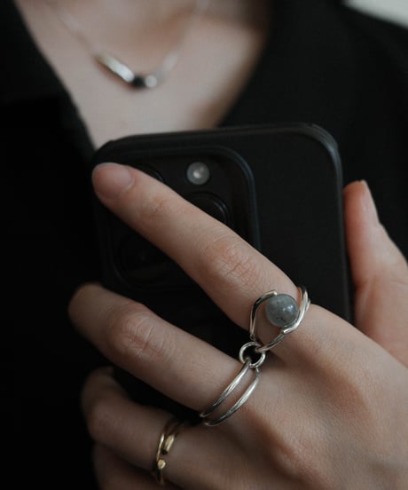 round stone ring