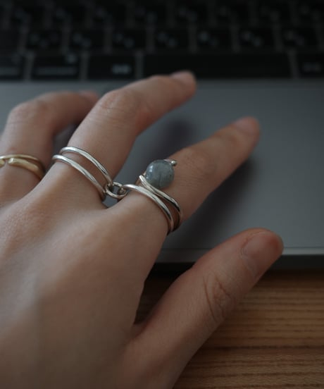 round stone ring