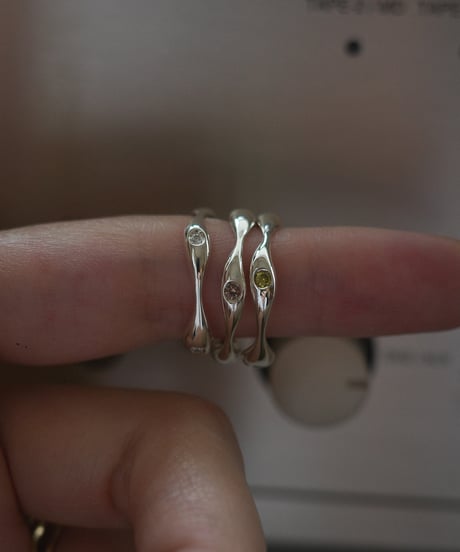 4dot cz ring
