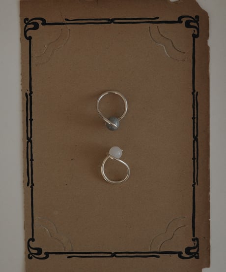 round stone ring