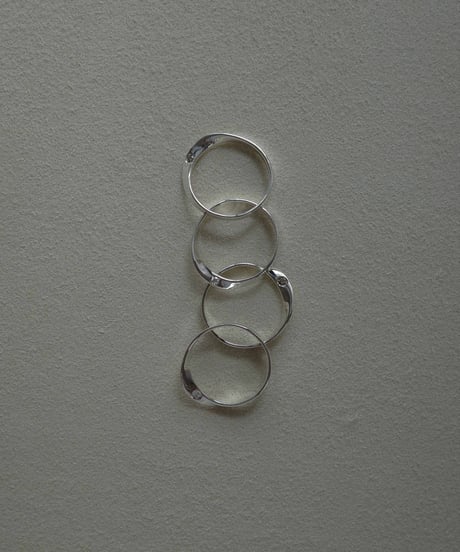 curve diamond ring